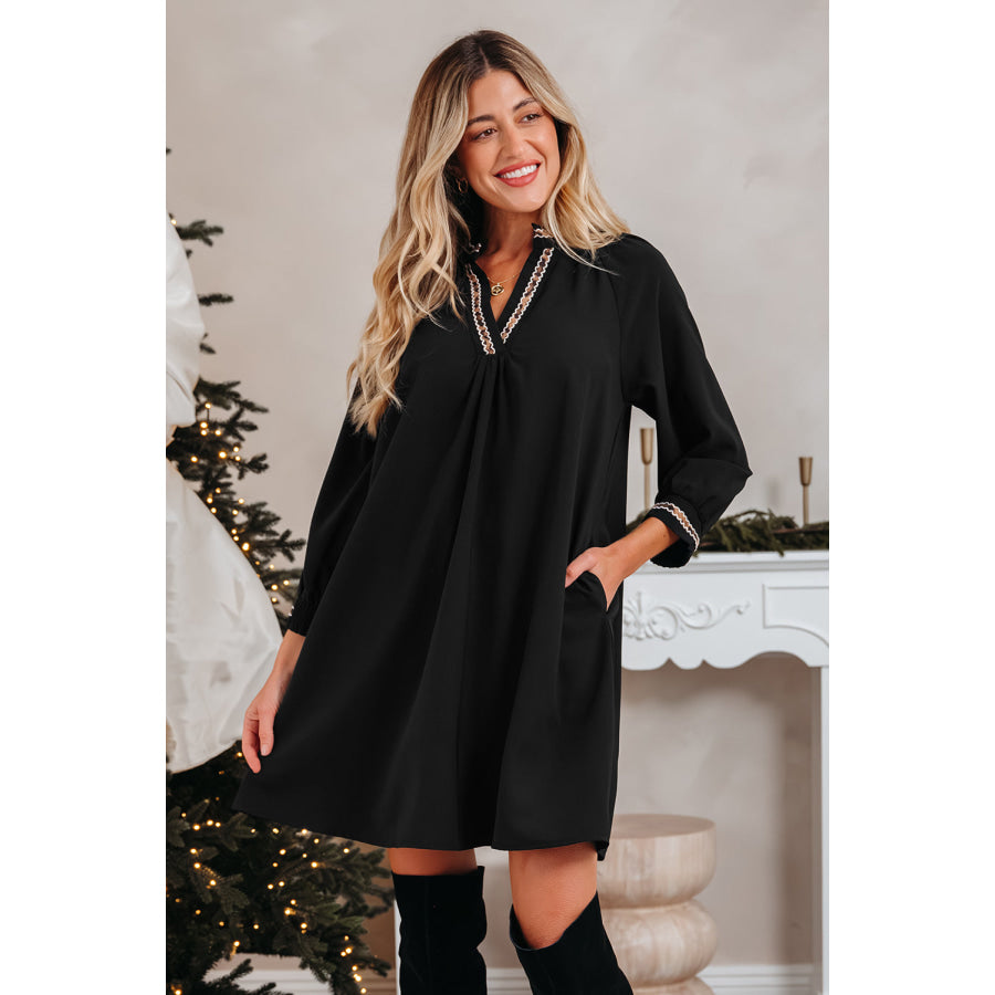 Black Contrast Trim V Neck Bracelet Sleeve Shift Mini Dress Dresses/Mini Dresses