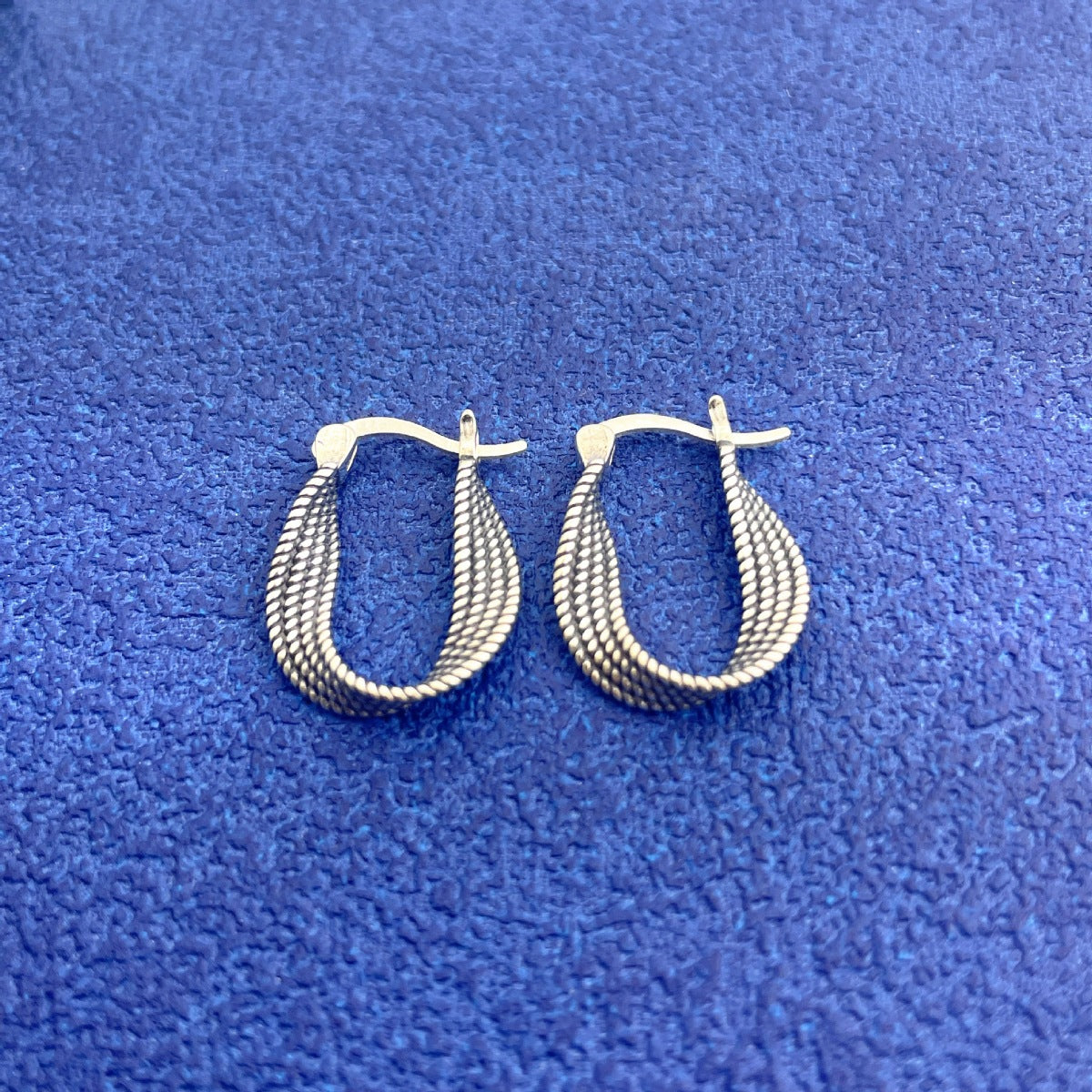 c5611507-0048-4845-9092-a9153b08b771-Max