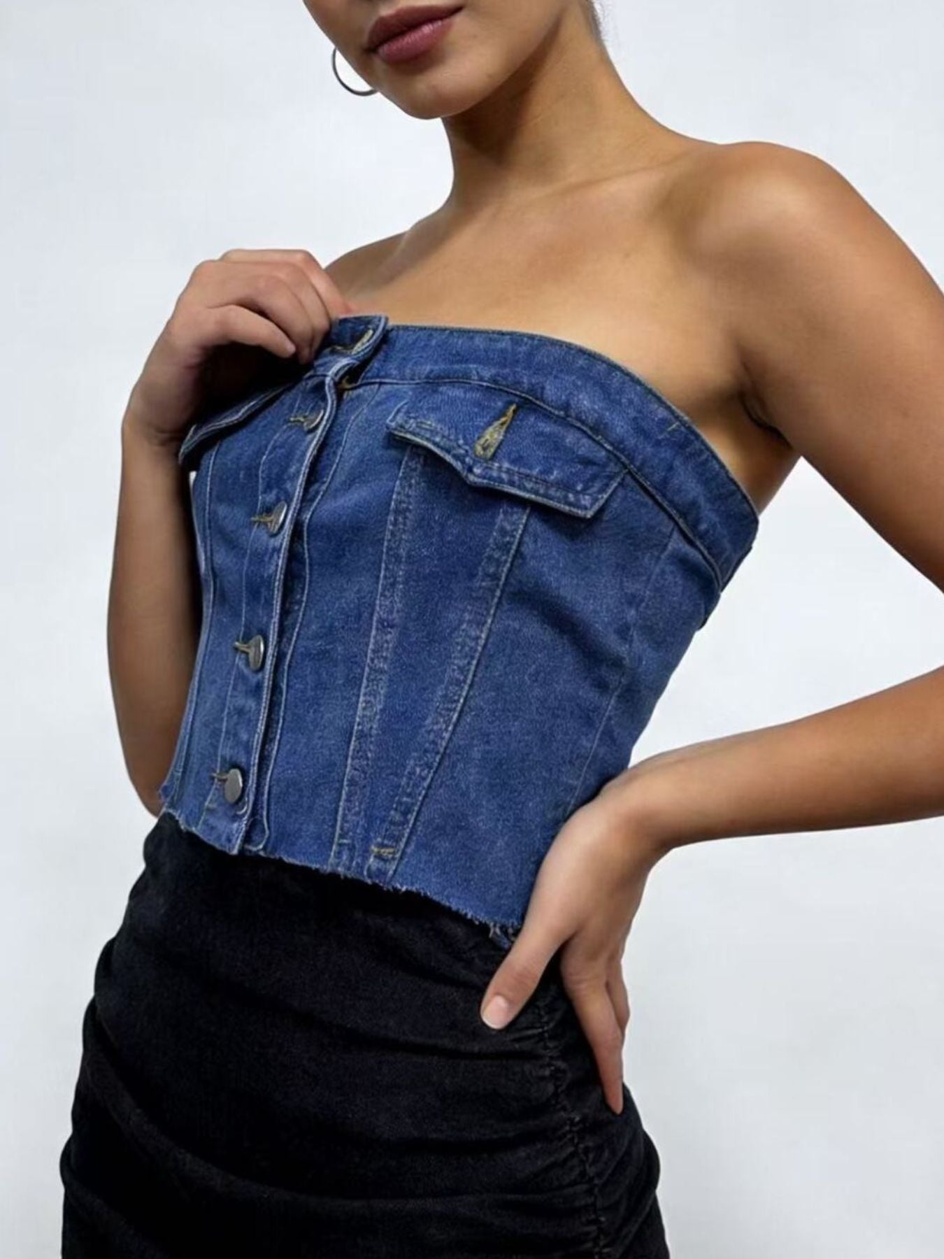 b1833ce9-e5c6-4146-9bb6-d69cb66d3797-Max