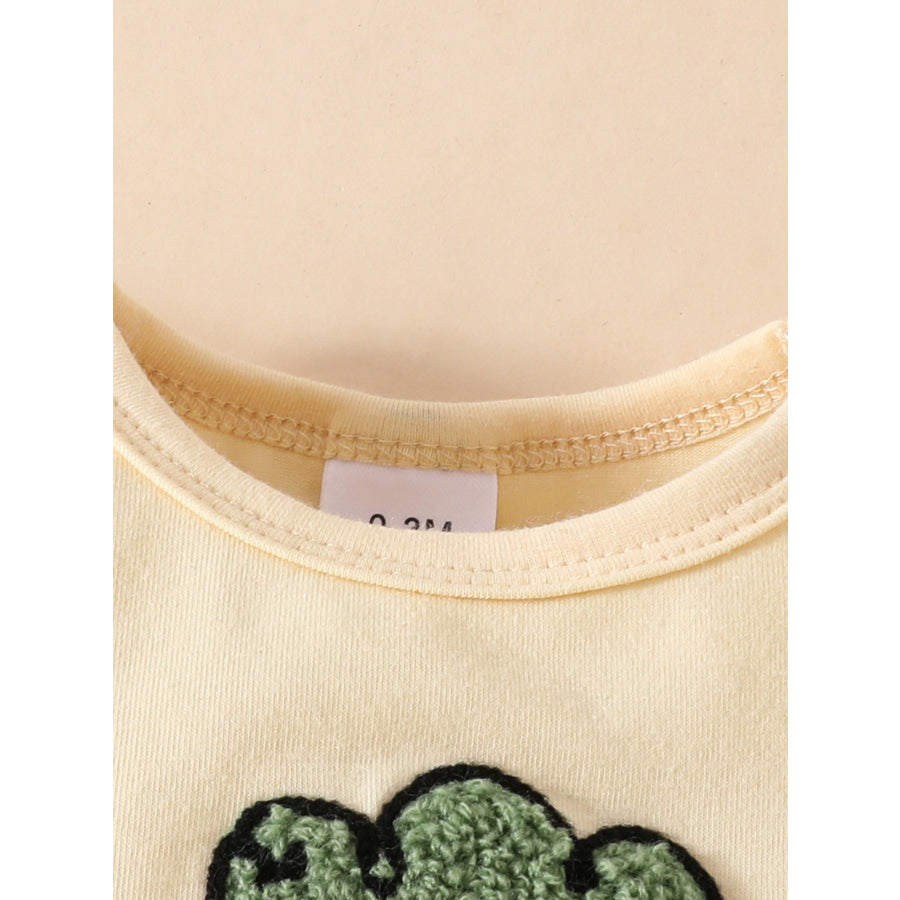 Children’s Ruffled Long Sleeve Top and Carrot Print Pants Set with Headband Apparel and Accessories