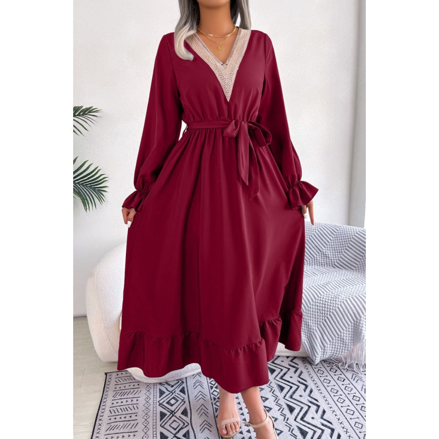 Contrast Belted Flounce Sleeve Dress