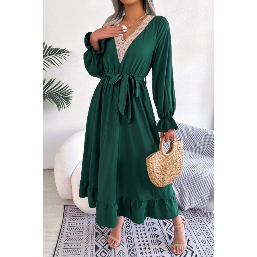 Contrast Belted Flounce Sleeve Dress