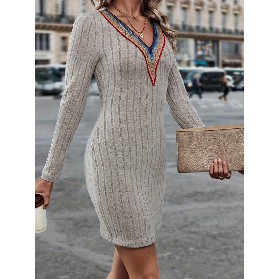 Contrast Detail V-Neck Long Sleeve Dress Apparel and Accessories