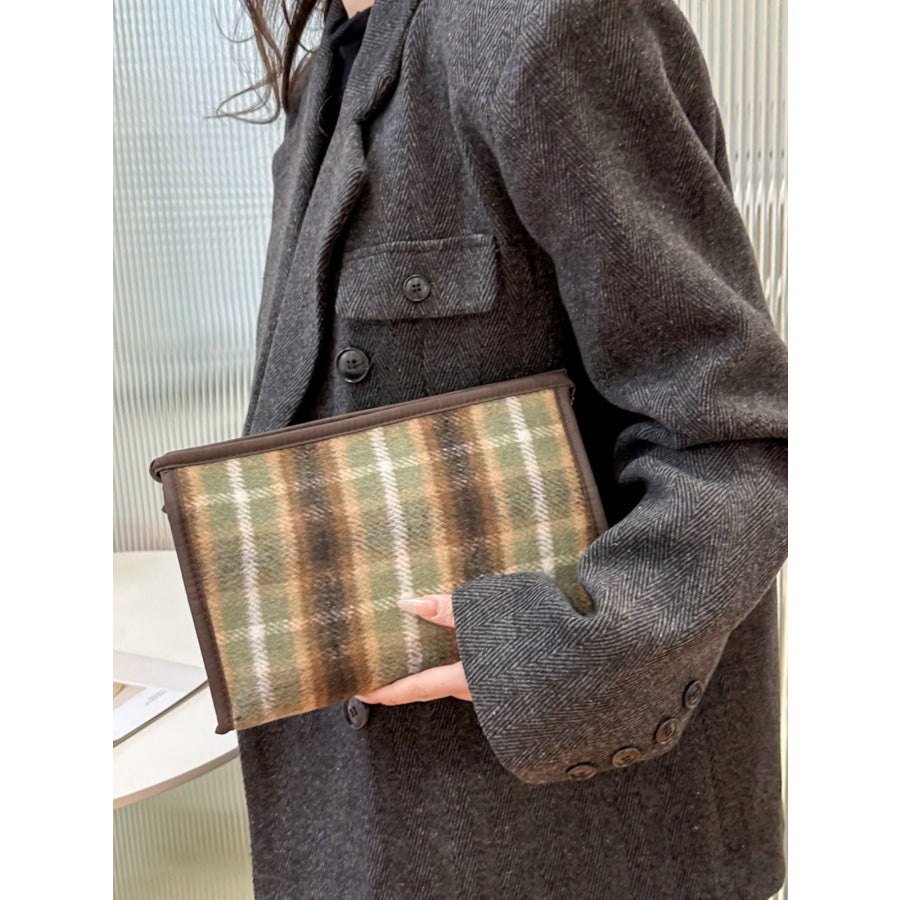 Contrast Plaid Clutch with Zipper Green (right angle) / One Size Apparel and Accessories