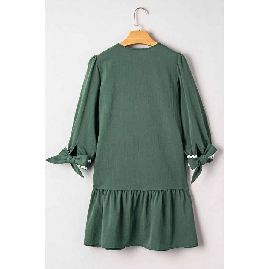 Contrast Ricrac Trim Button V Neck Knotted Bracelet Sleeve Shift Dress Apparel and Accessories
