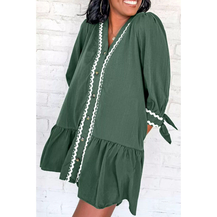 Contrast Ricrac Trim Button V Neck Knotted Bracelet Sleeve Shift Dress Dark Green / S Apparel and Accessories