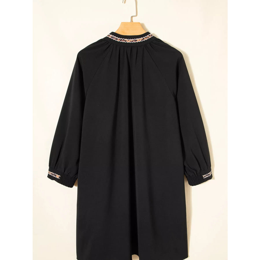 Contrast Trim Bracelet Sleeve Shift Mini Dress Apparel and Accessories