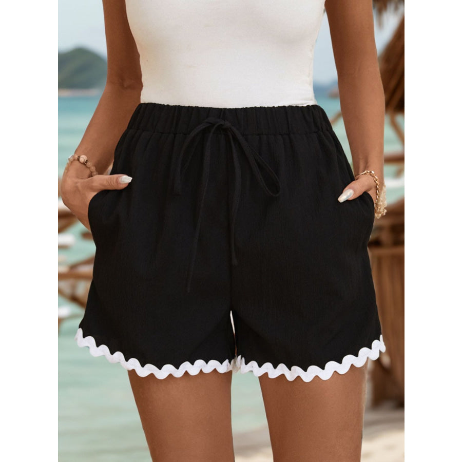 Contrast Trim Tied Shorts with Pockets Apparel and Accessories