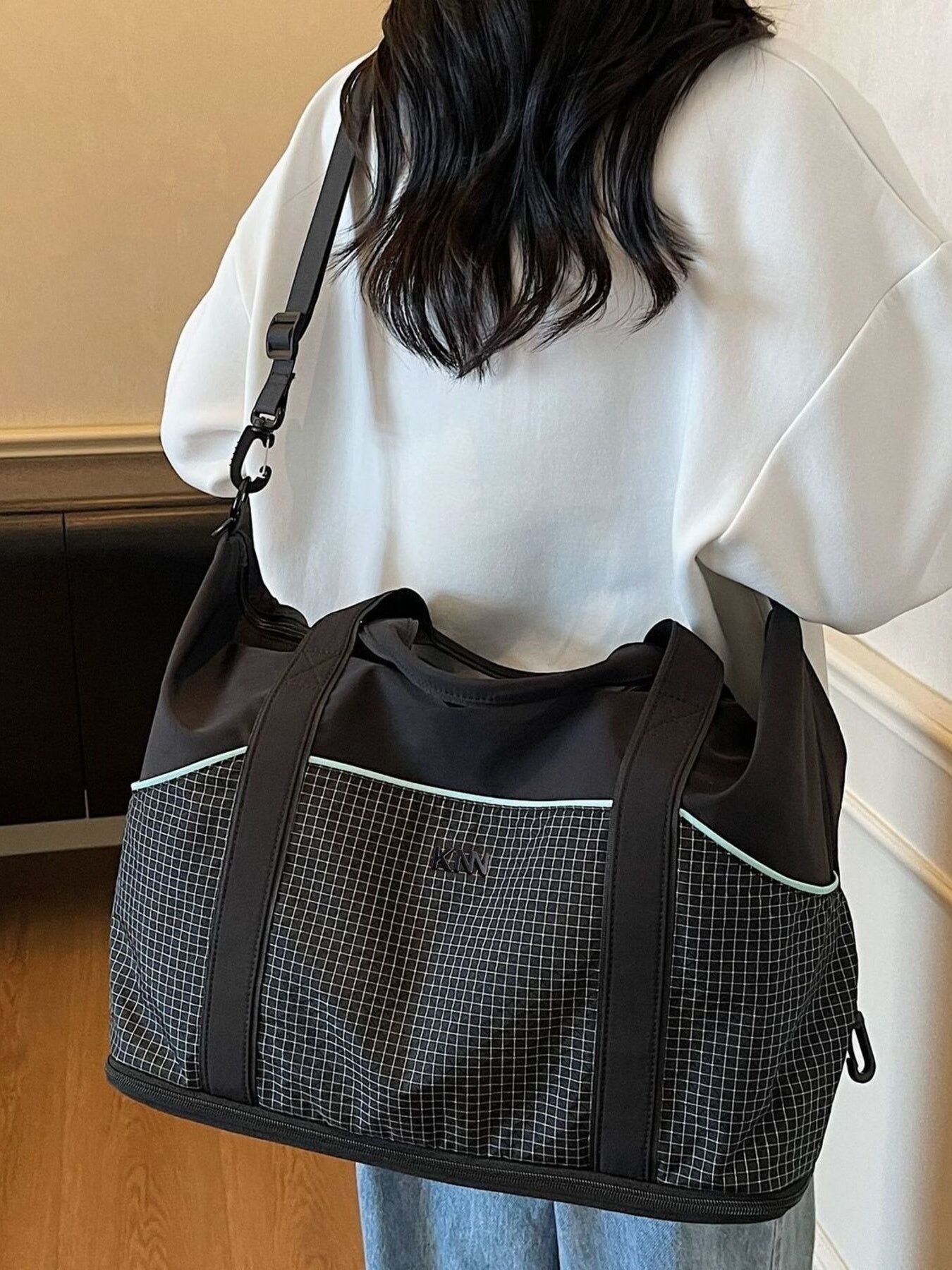 b6ee2cb5ed7648219448b3a5c9765d1b-Max