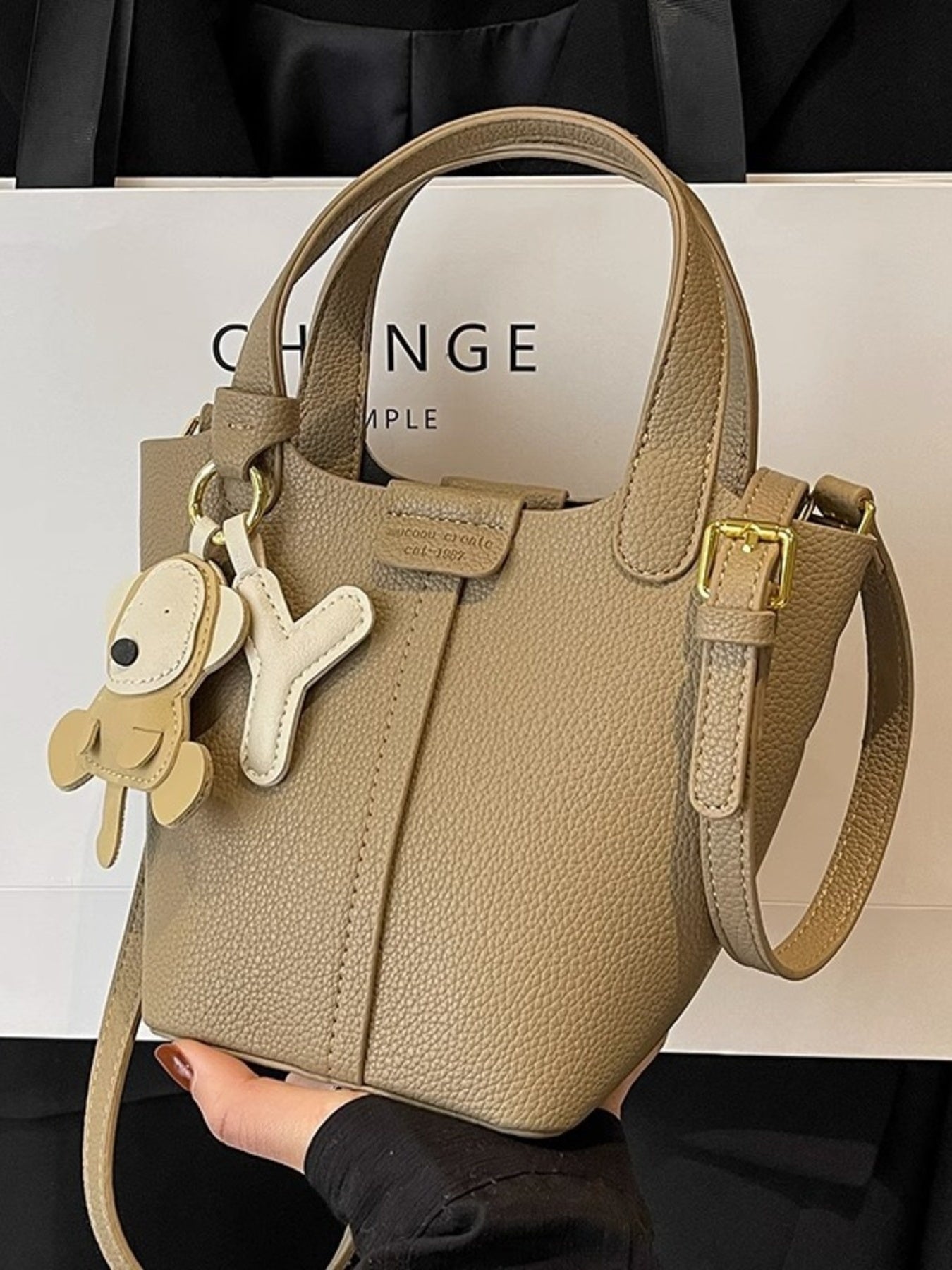 d530a2401e9a4ed7860a97dd4d33564e-Max