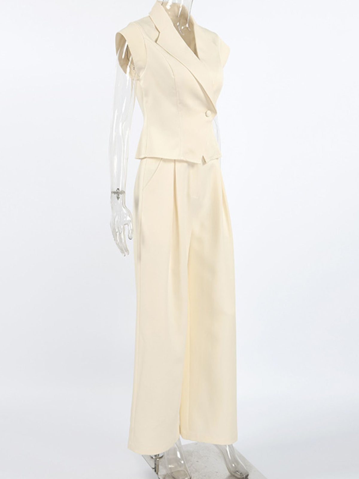 e6270d34-d9e7-40e0-b476-a8c98fe5f55e-Max