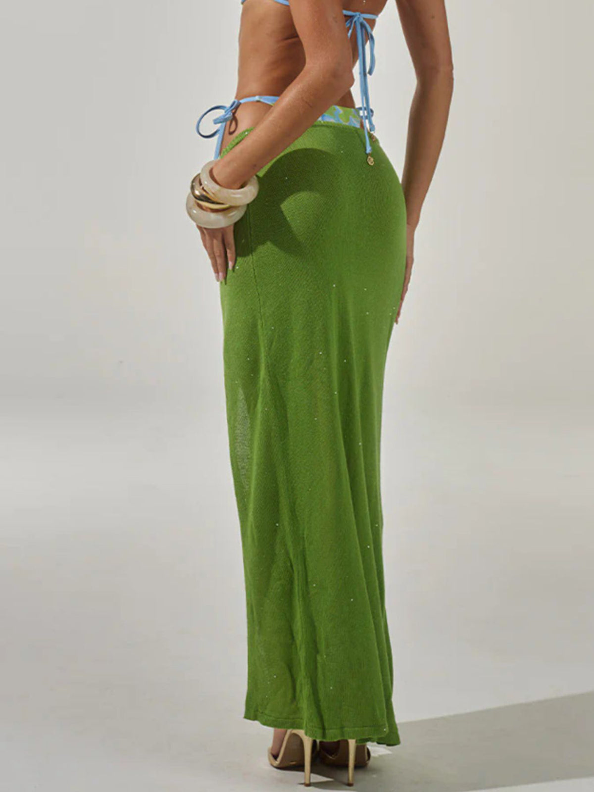 e8097ff7-2455-4015-950d-a51e41841c1f-Max