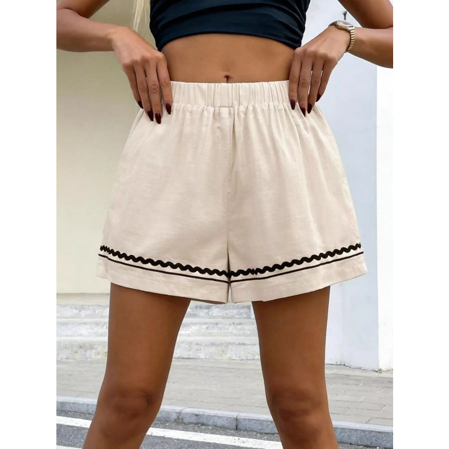 Elastic Waist Scallop Trim Casual Shorts Apparel and Accessories