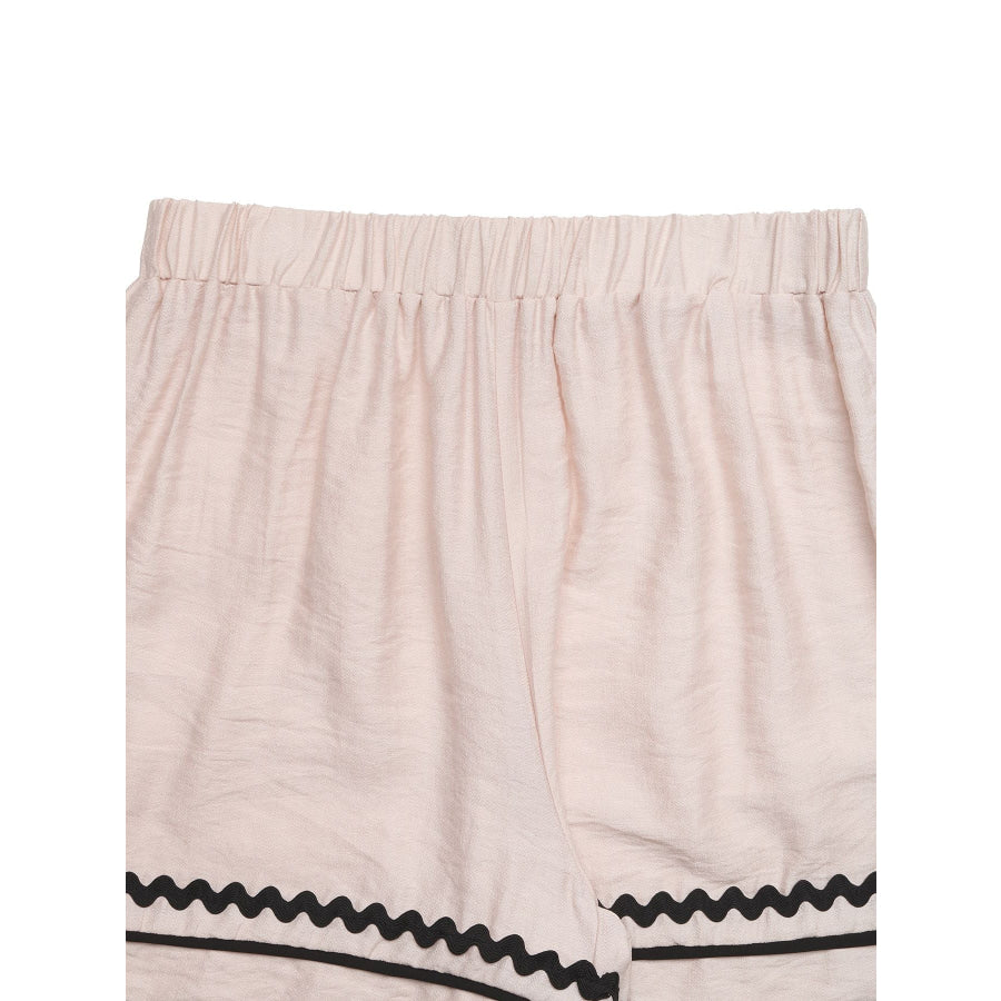 Elastic Waist Wavy Trim Casual Shorts Apparel and Accessories
