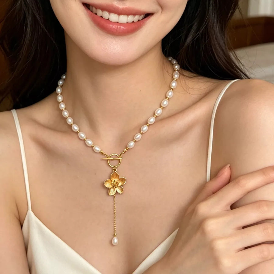 Elegant Pearl Choker Necklace with Gold Flower Pendant and Toggle Clasp / onesize Apparel Accessories