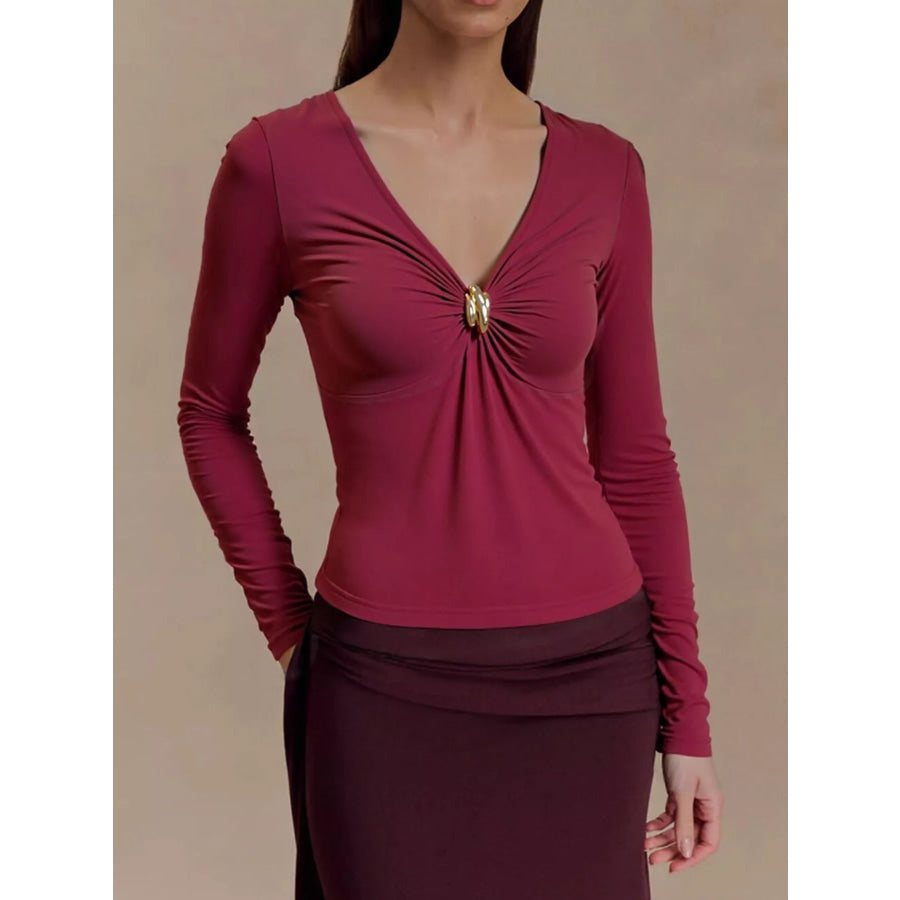 Elegant V-Neck Long Sleeve T-Shirt with Gold Ring Detail Burgundy / S