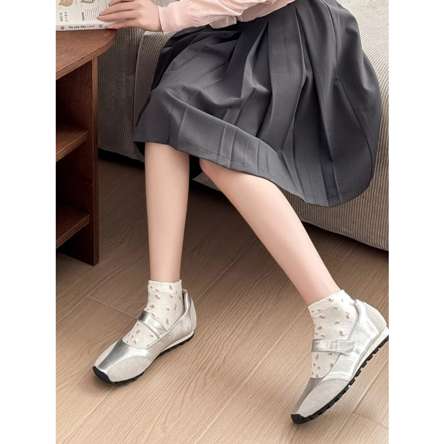 Floral Ankle Socks White / One Size Apparel and Accessories