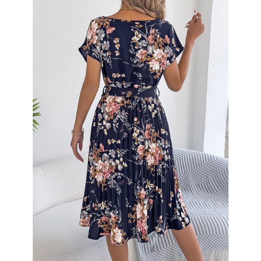 Floral Print Pleated A-Line Midi Dress Apparel and Accessories