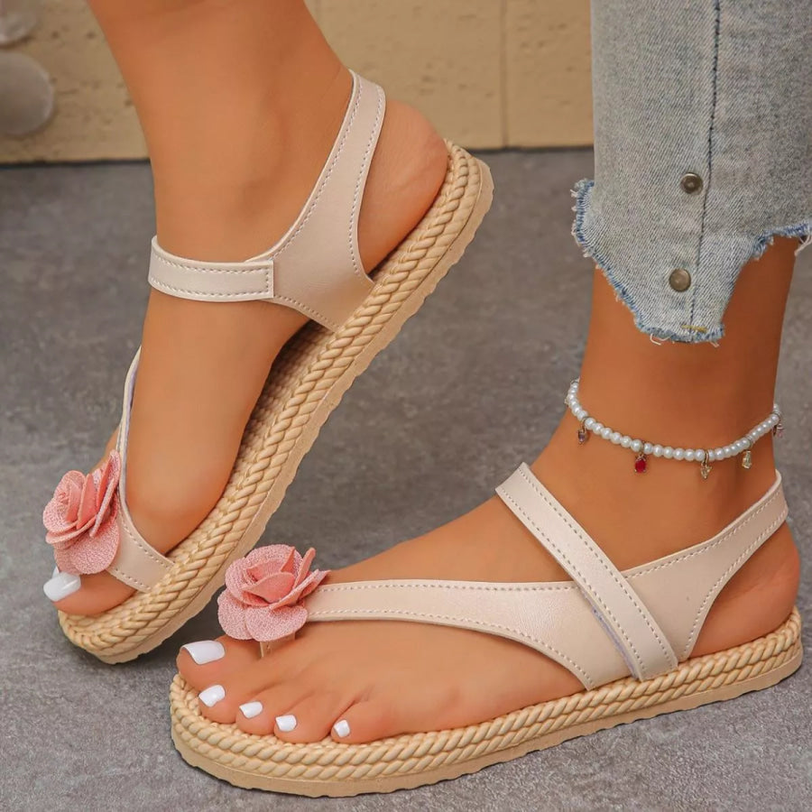 Flower Toe Loop Sandals Apparel and Accessories