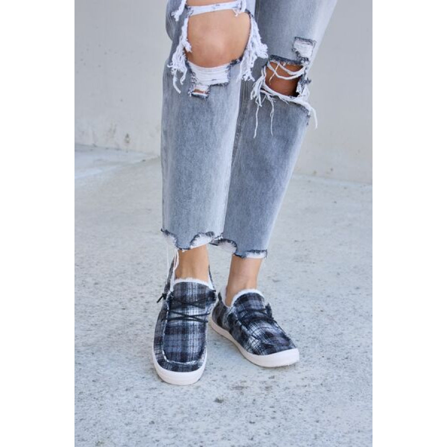 Forever Link Plaid Plush Flat Sneakers BLACK / 6 Apparel and Accessories