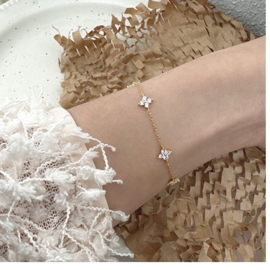 Four-Leaf Clover Charm Bracelet Gold / One Size Apparel and Accessories