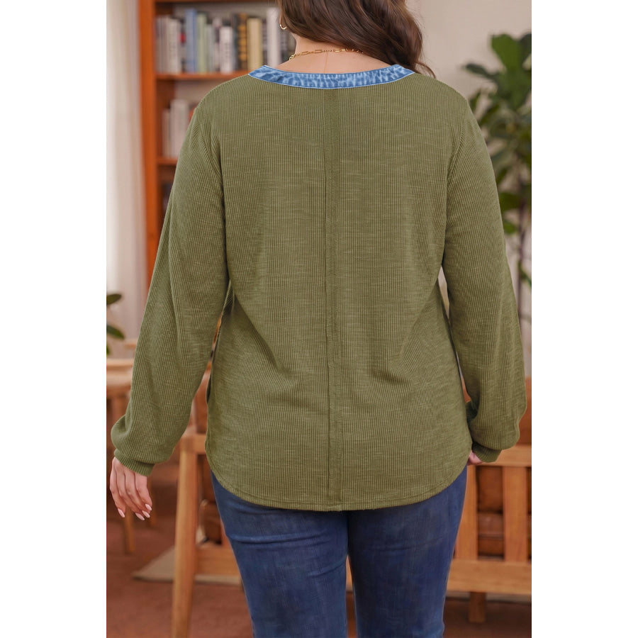 Four Leaf Clover Ribbed Knit Denim Accents V Neck Long Sleeve Oversized Fit Plus Size Blouse Size/Plus Tops/Plus Tops