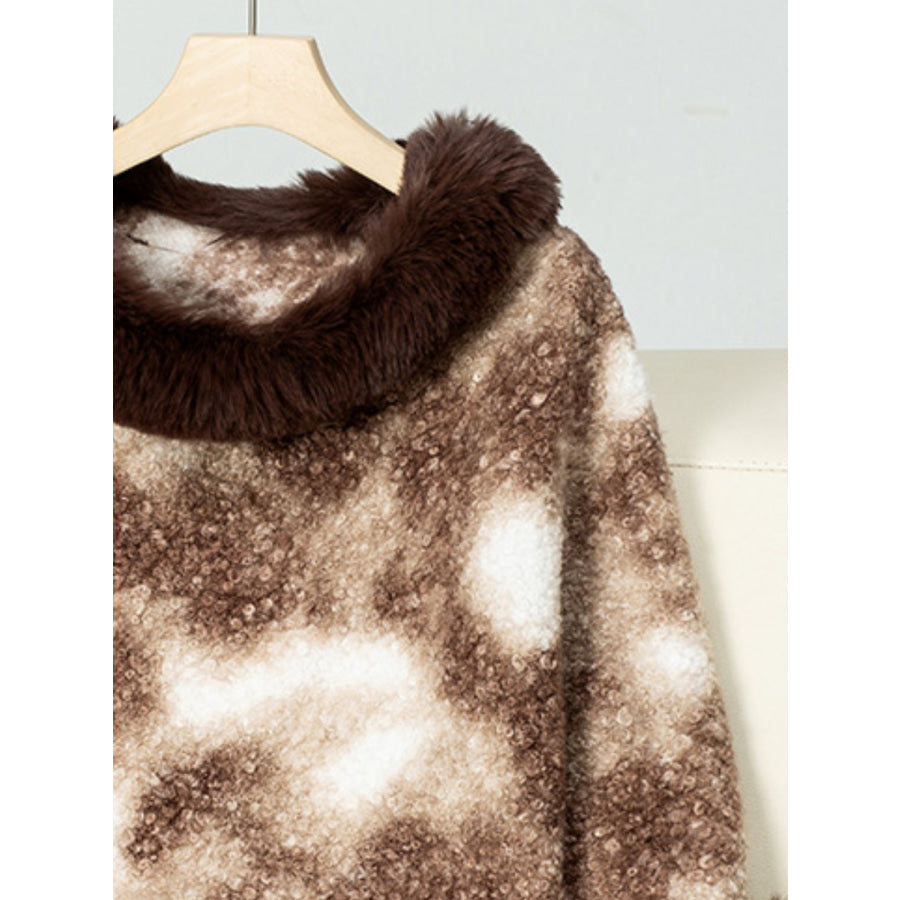 Furry Contrast Three-Quarter Poncho Apparel and Accessories