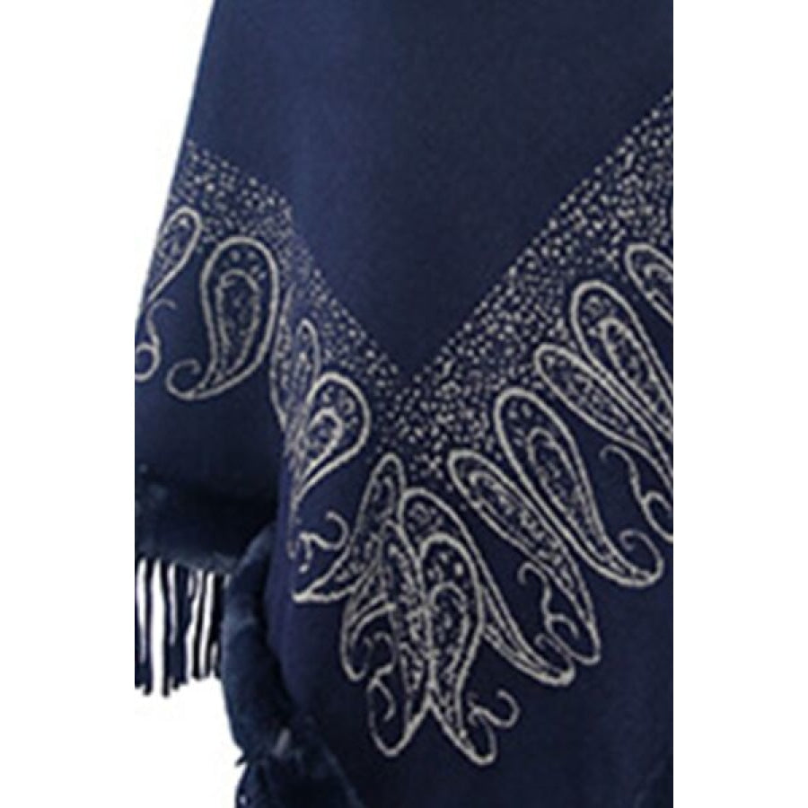Graphic Fringe Cape Sleeve Poncho Clothing