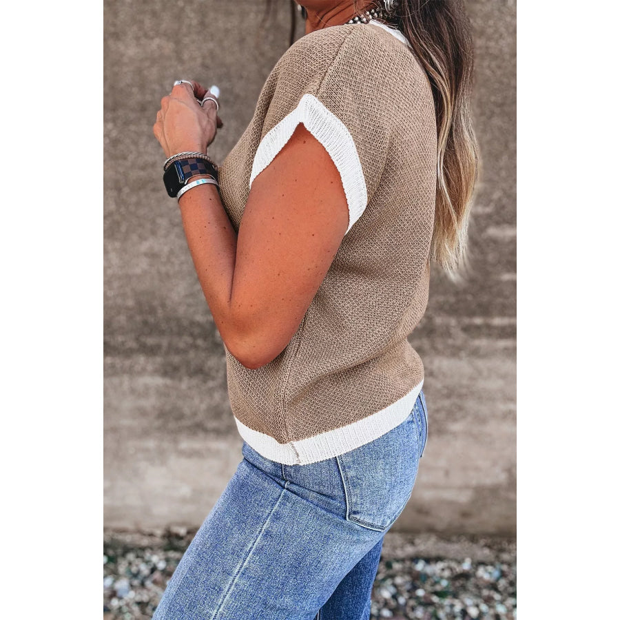 Horse Shoe Pattern Contrast Trim Short Sleeve Sweater Apparel and Accessories