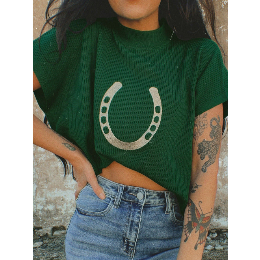 Horseshoe Graphic Short Sleeve Sweater Dark Green / S Apparel and Accessories