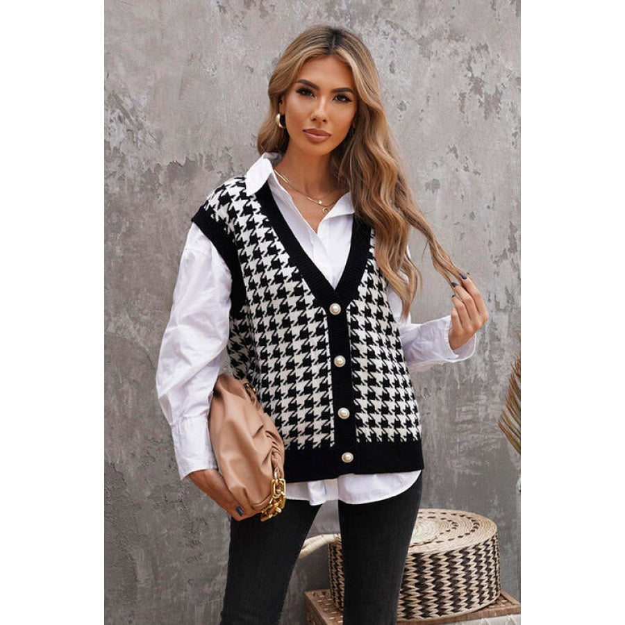 Houndstooth Button Front Sweater Vest Black / S