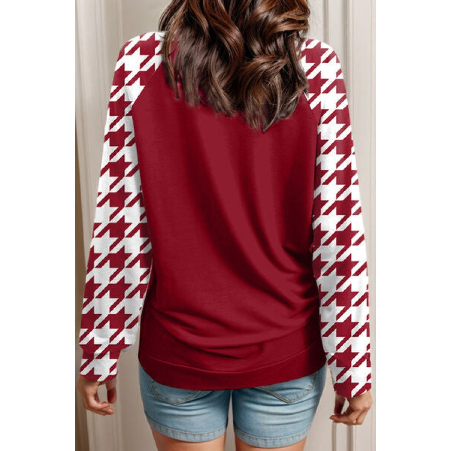 Houndstooth Elephant Graphic Round Neck T-Shirt Apparel and Accessories