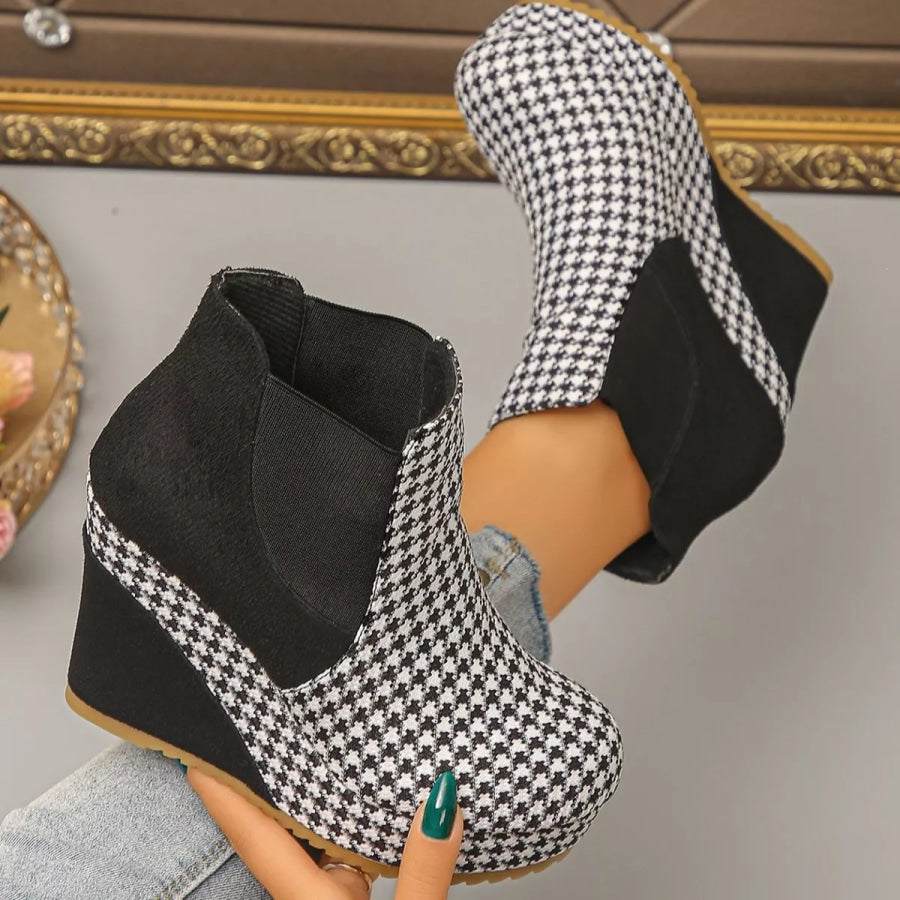 Houndstooth Pattern Wedge Ankle Boots Apparel and Accessories