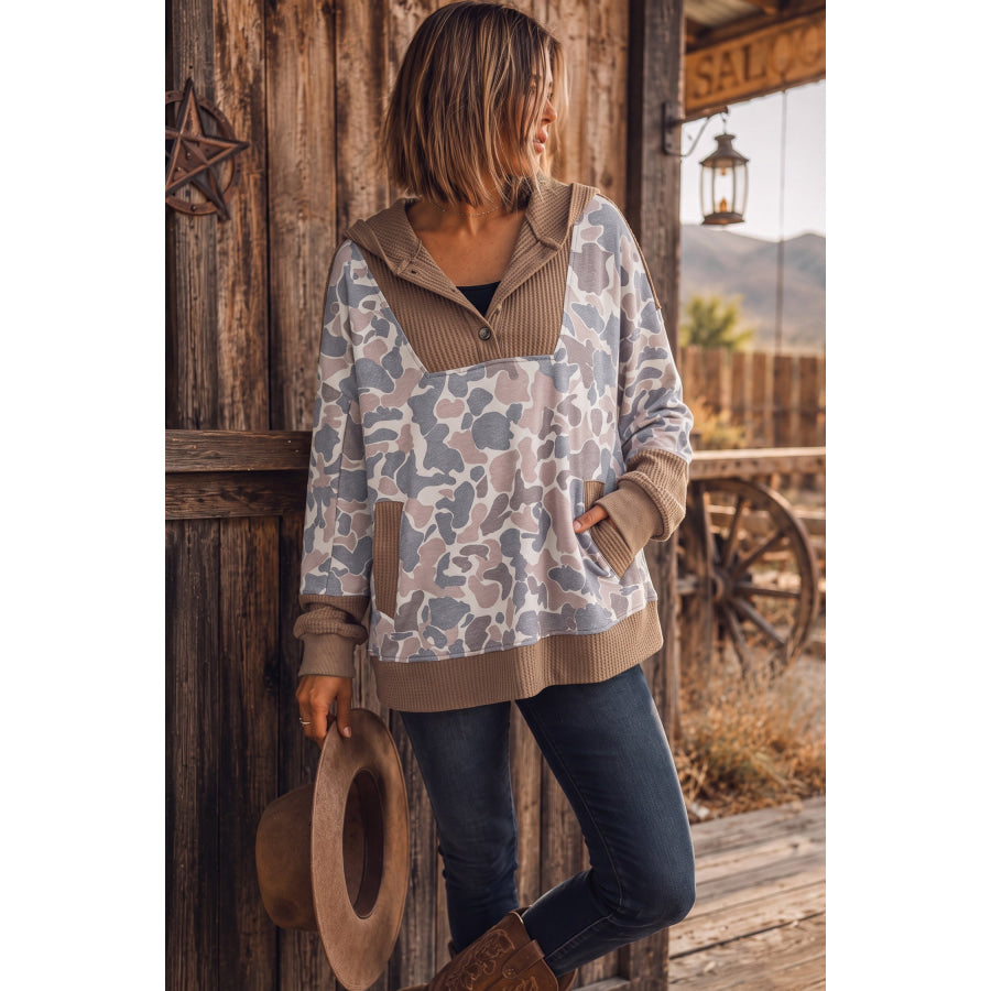 Khaki Camouflage Print Waffled Patchwork Loose Pullover Hoodie Tops/Sweatshirts & Hoodies