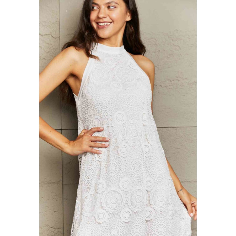 Lace Round Neck Sleeveless Dress