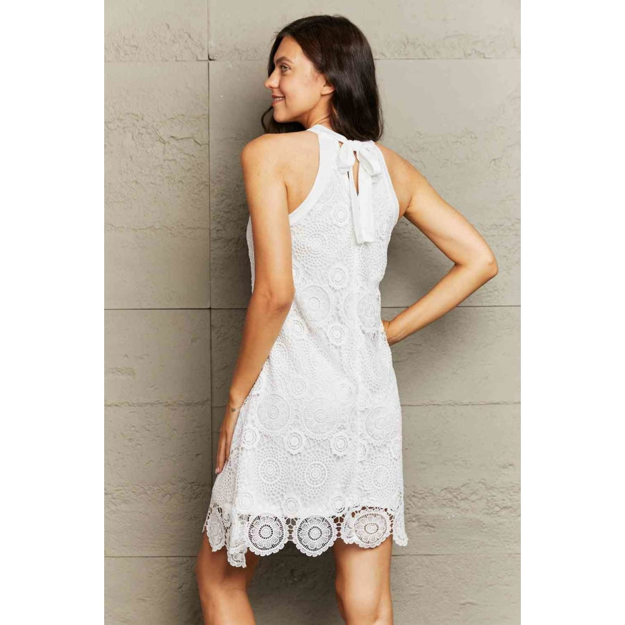 Lace Round Neck Sleeveless Dress