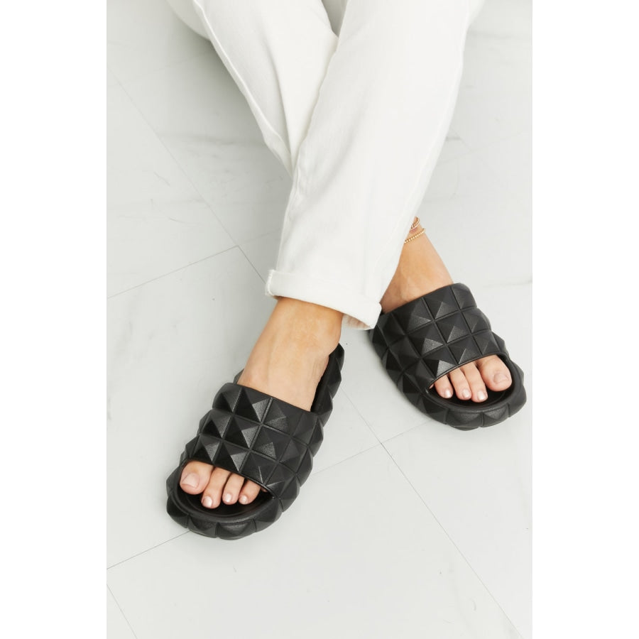 Legend Let’s Chill 3D Stud Slide Sandal Black / 6