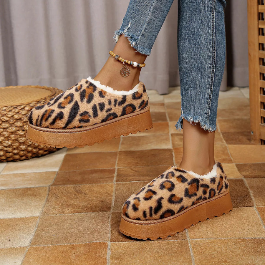 Leopard Print Faux Fur Lined Platform Boots / 36 Apparel and Accessories