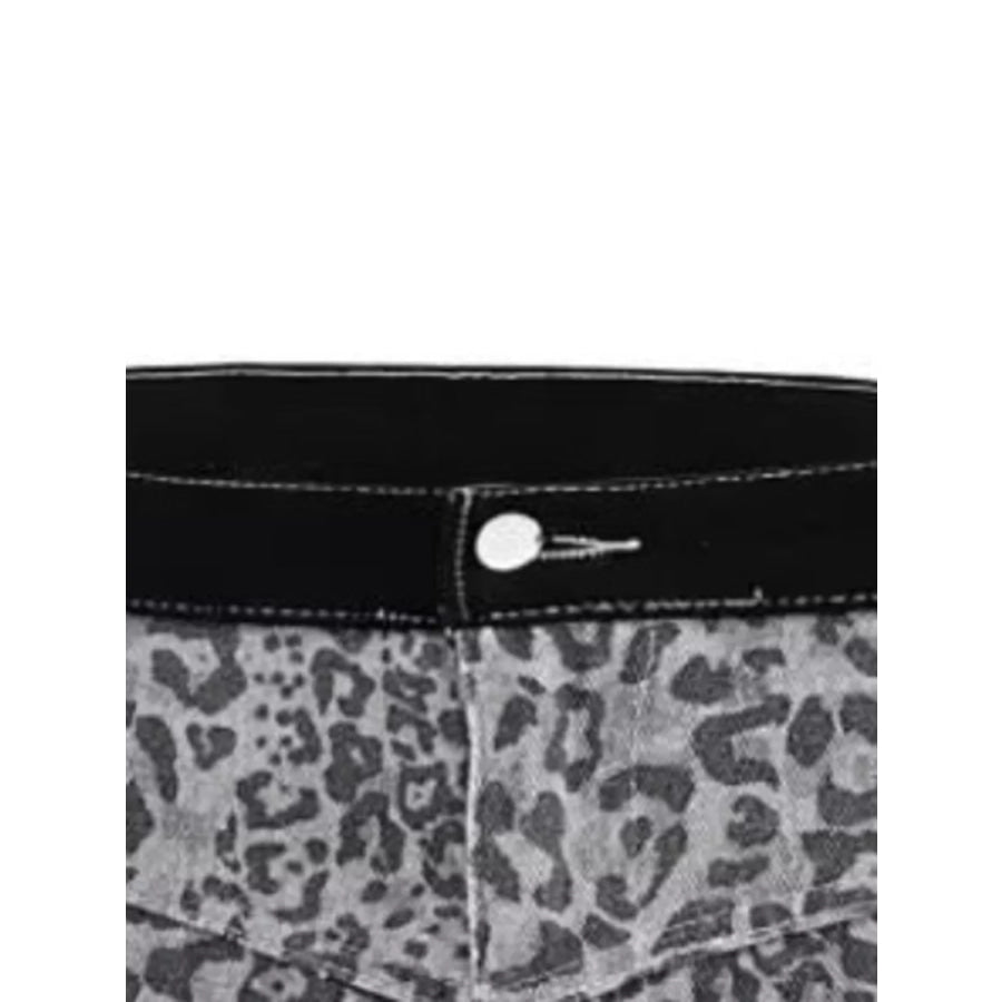 Men’s Full Size Contrast Pockets Leopard Print Wide-Leg Jeans Plus Apparel and Accessories