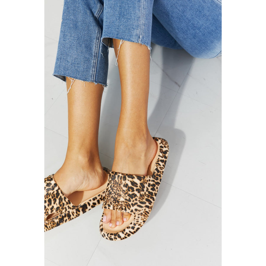 MMShoes Arms Around Me Open Toe Slide in Leopard footwear