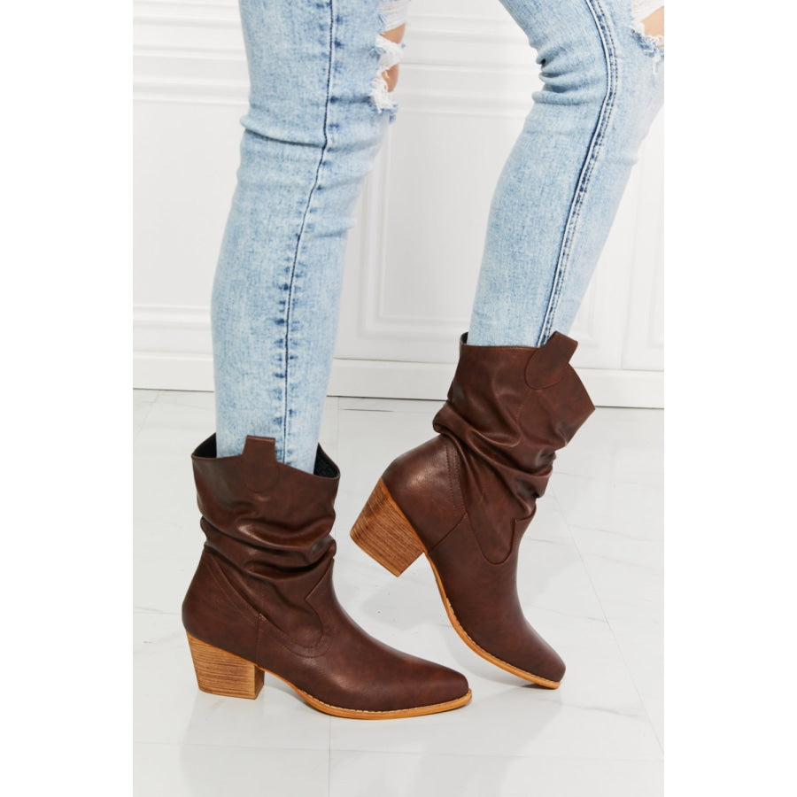 MMShoes Better in Texas Scrunch Cowboy Boots in Brown Burnt Umber / 6