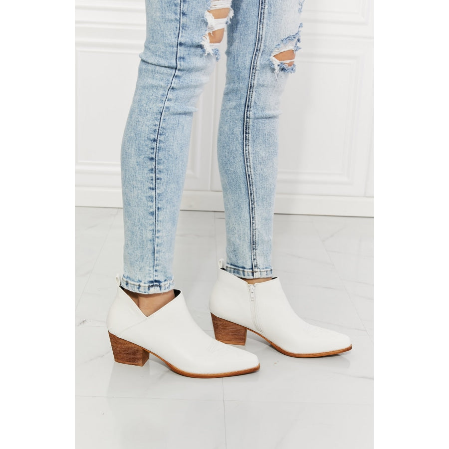 MMShoes Trust Yourself Embroidered Crossover Cowboy Bootie in White White / 6