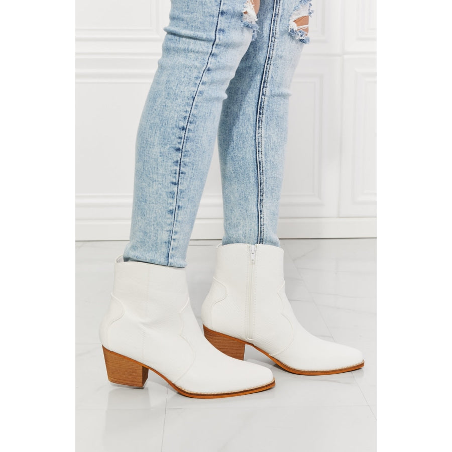 MMShoes Watertower Town Faux Leather Western Ankle Boots in White White / 6