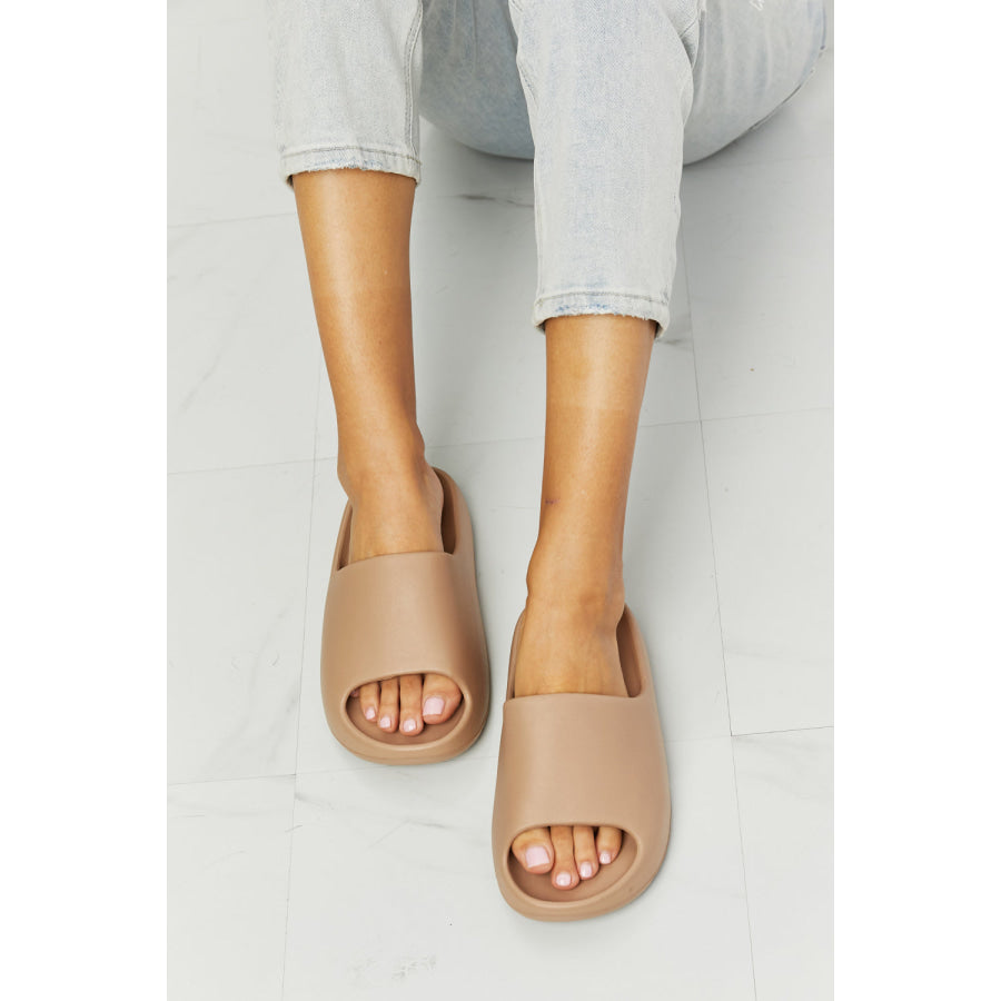 NOOK JOI In My Comfort Zone Slides in Beige Sand / 6