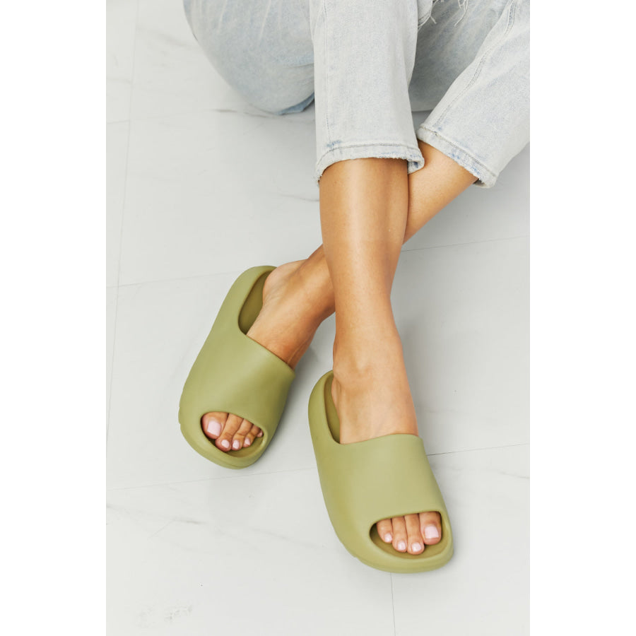 NOOK JOI In My Comfort Zone Slides in Green Mist Green / 6-7