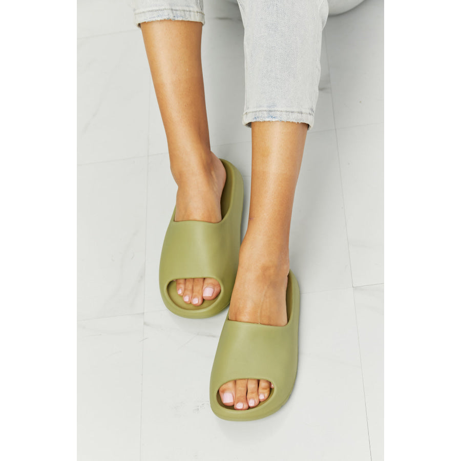 NOOK JOI In My Comfort Zone Slides in Green Mist Green / 6-7