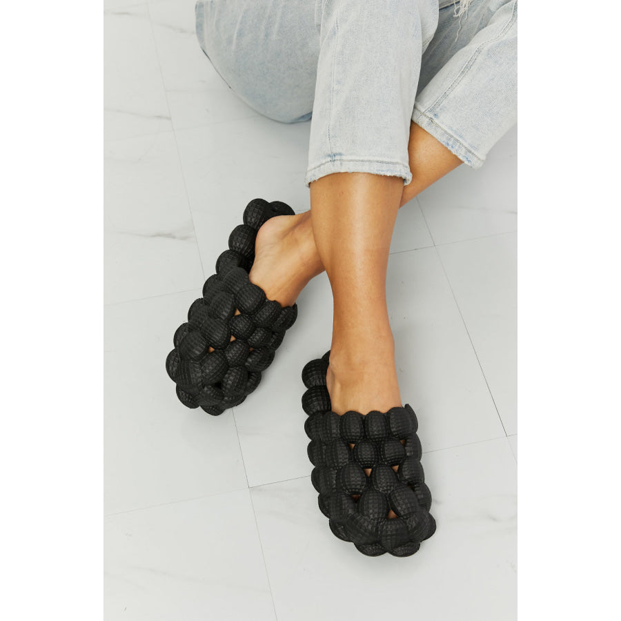 NOOK JOI Laid Back Bubble Slides in Black Black / 6-7