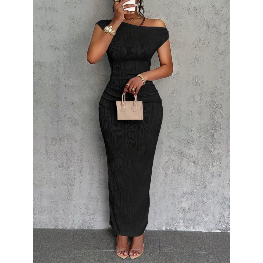 One-Shoulder Textured Maxi Dress Black / S Apparel and Accessories