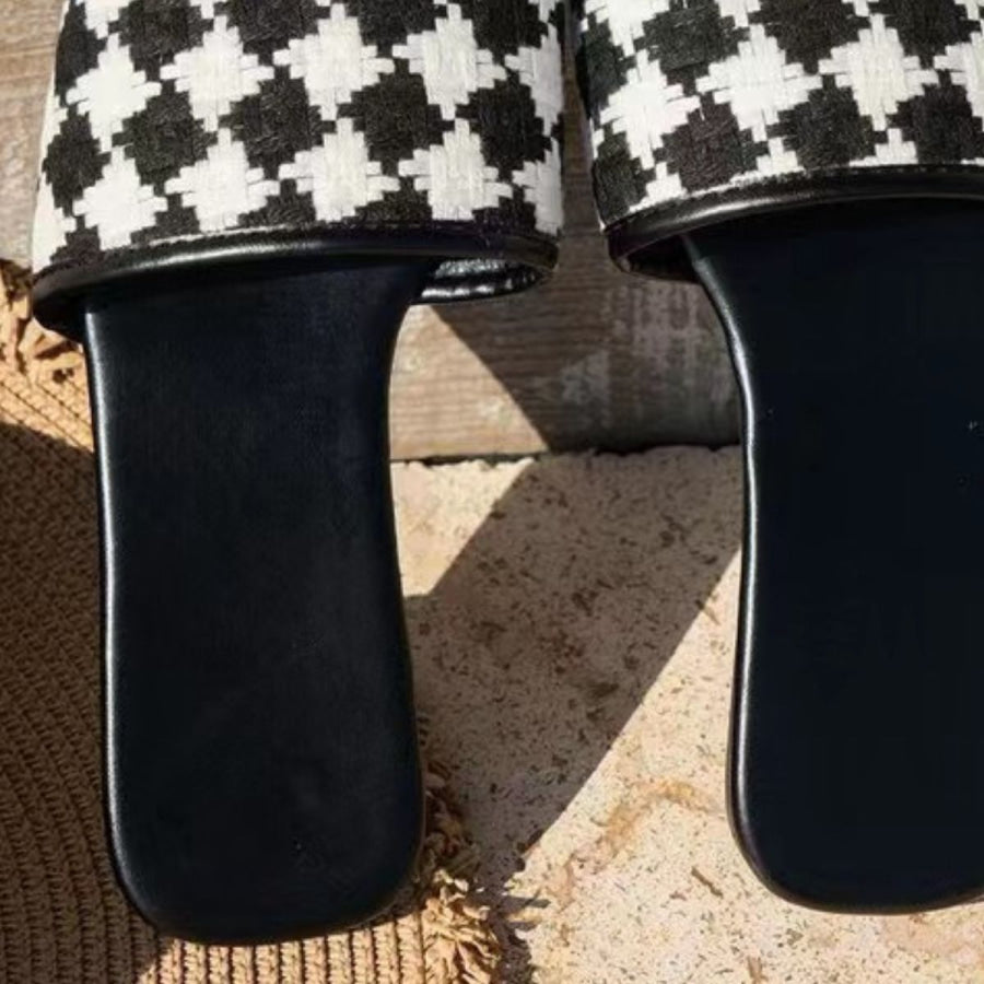 Plaid Open Toe Flat Sandals Apparel and Accessories