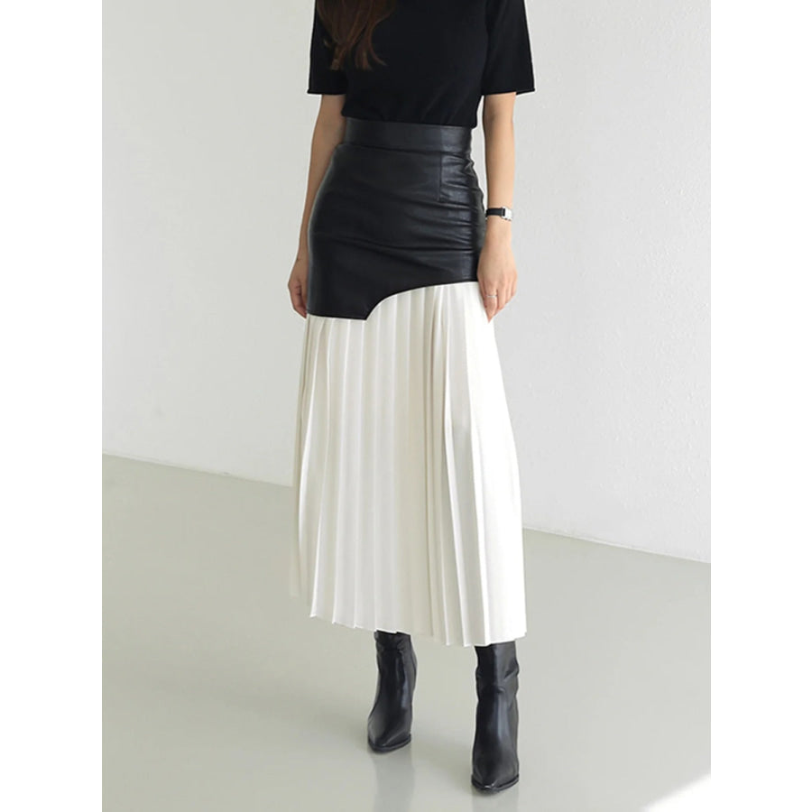 Pleated Contrast High Rise Skirt Black / S Apparel and Accessories